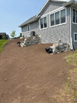 Gallery photos for Transform Your Yard with Expert Retaining Wall Services: Image #1