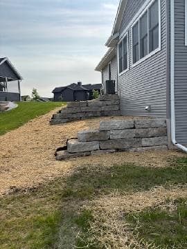Gallery photos for Transform Your Yard with Expert Retaining Wall Services: Image #2